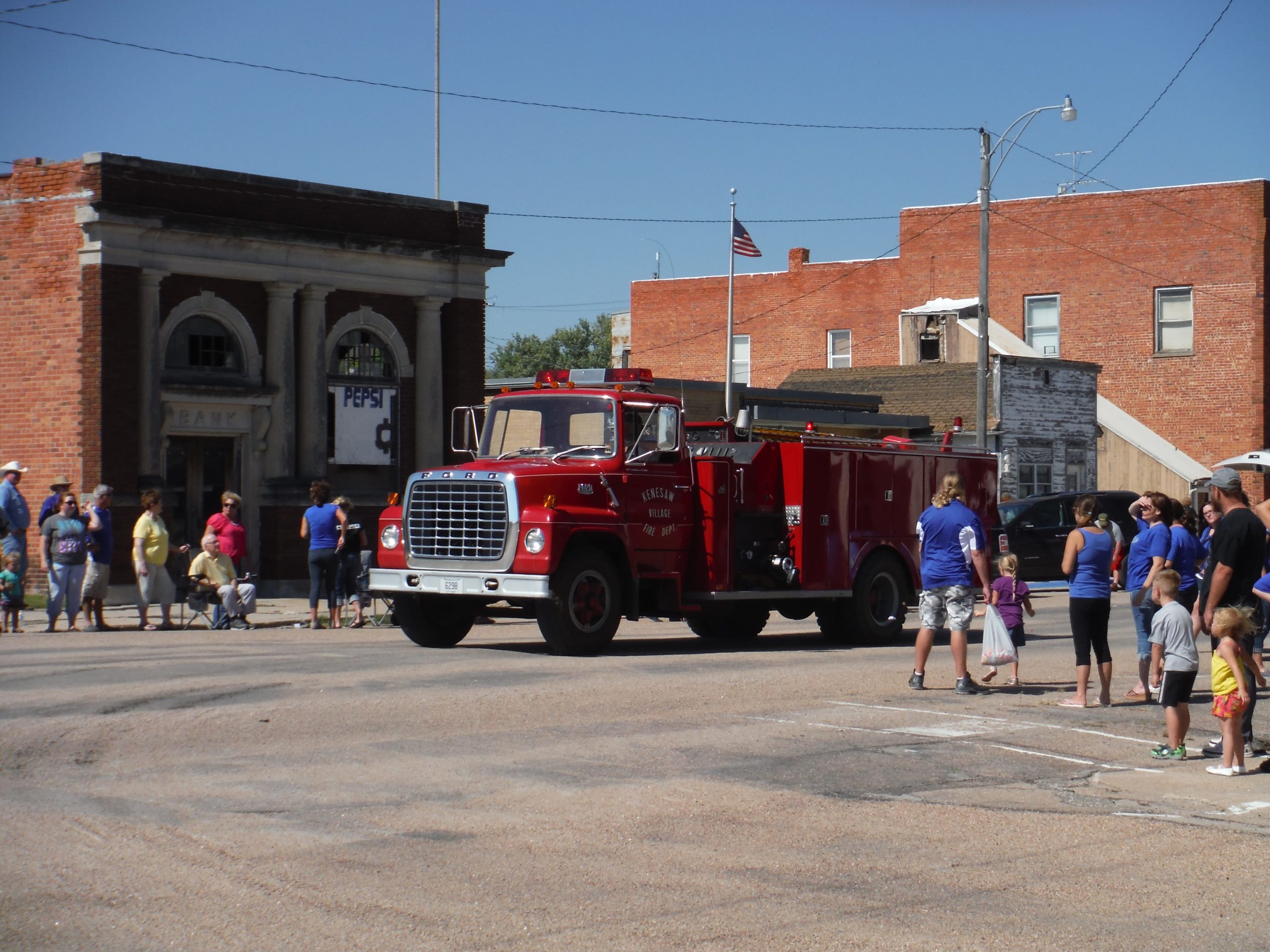 kenesaw fire truck in homecoming parade